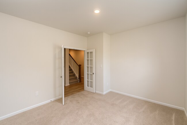 Building Photo - 6010 Walkers Run Dr