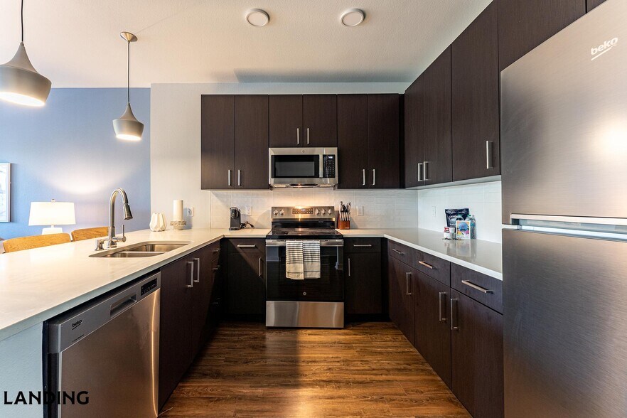 Building Photo - 1225 Utica Dr