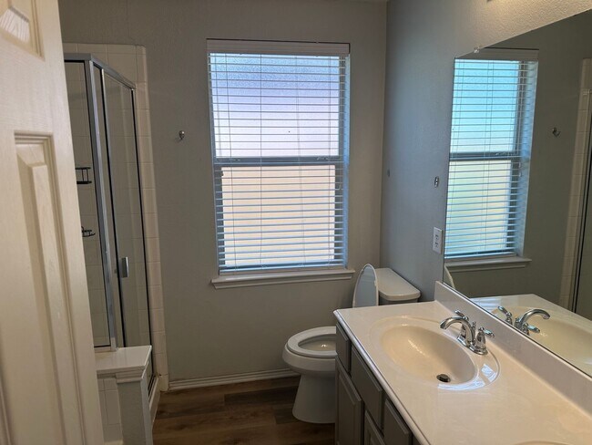 Building Photo - 5212 Blackwood Dr