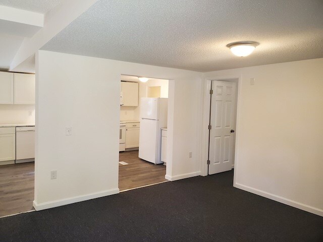 Building Photo - 515 Swinson Rd