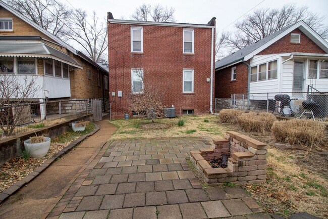 Building Photo - 5614 Delor St