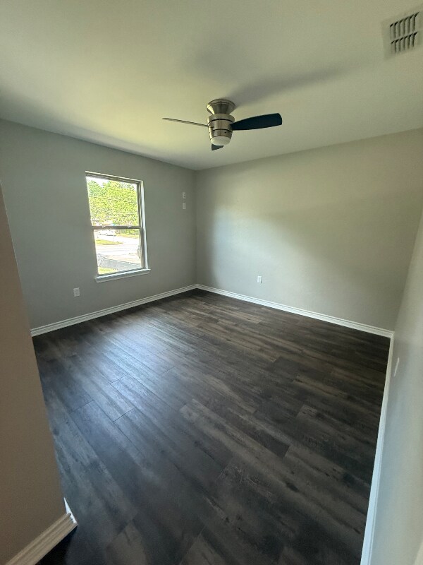 Building Photo - 1002 Glencrest Ln