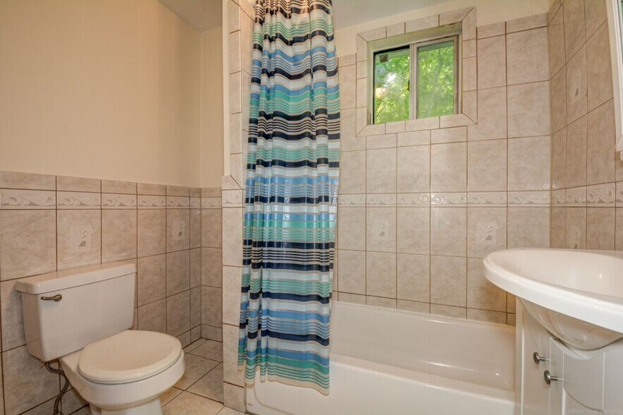 Building Photo - 46 South St