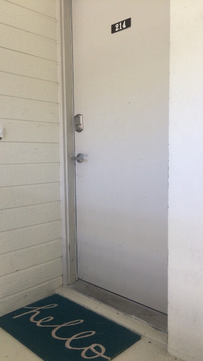 Mian door - 214 Meadow Ln