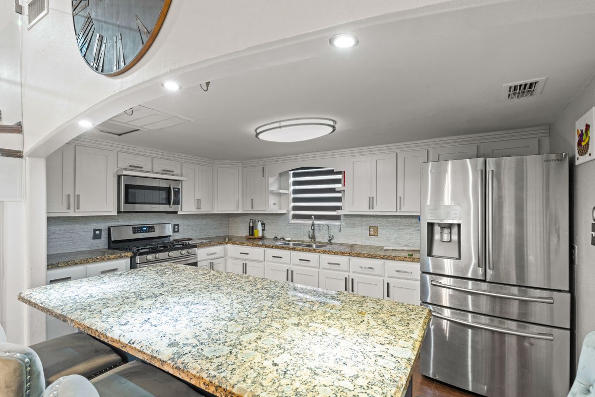 Building Photo - 415 South Eighth Street