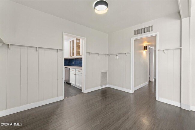 Building Photo - 4517 N 10th Ave