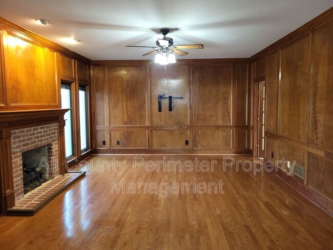 Building Photo - 2438 Kings Arms Dr