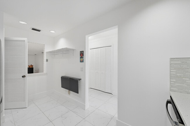 Building Photo - 1443 SW 27th Ave