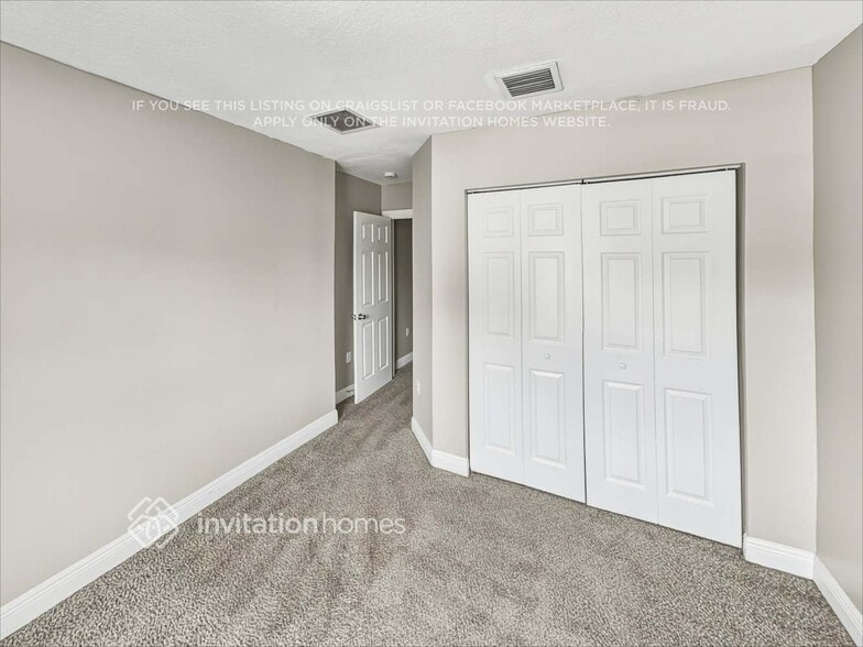 Building Photo - 4942 SW 66th Terrace