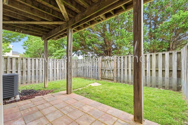 Building Photo - 10299 Wimbledon Pl