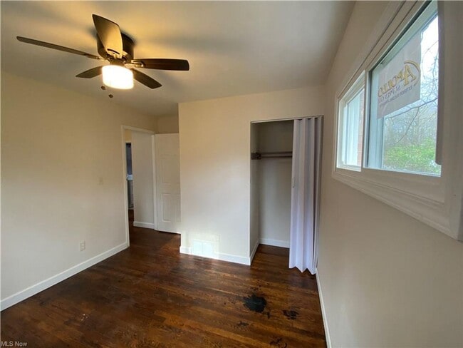 Building Photo - Renovated 3 Bedroom Home with 2 Full Baths