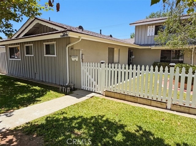 Building Photo - 2621 Damien Ave