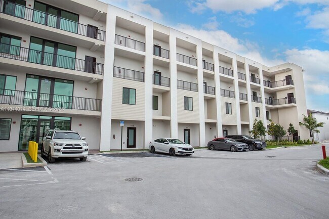 Building Photo - 8167 NW 41st St