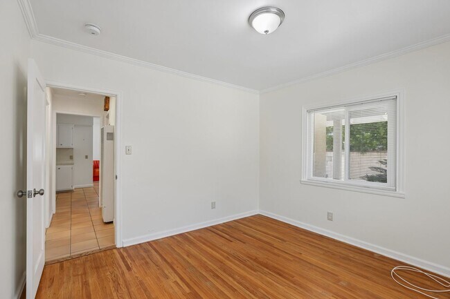 Building Photo - 3Bd/2ba Home w/parking in Santa Monica