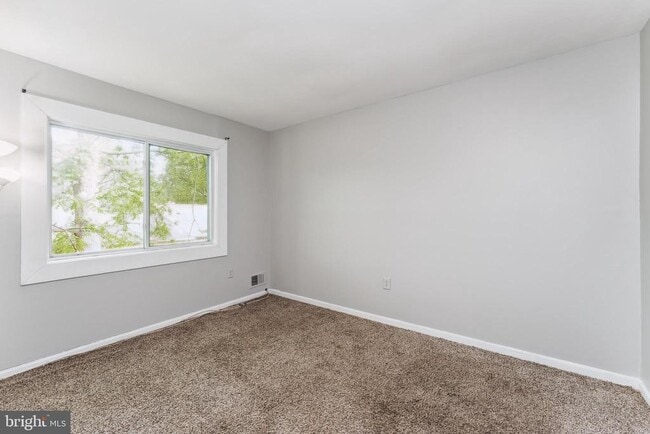 Building Photo - 15 Prairie Rose Ct
