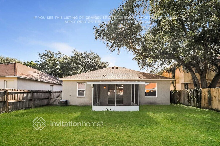 Building Photo - 932 Grand Canyon Dr