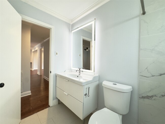 Building Photo - 1415 Mapleton Dr