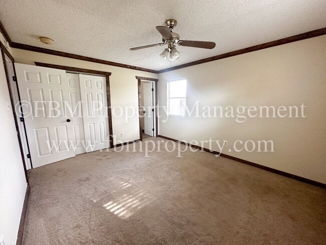 Building Photo - 605 Normandy - Charming 4 Bedroom, 2 Bathr...