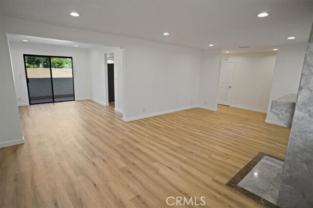 Building Photo - 635 E Elmwood Ave