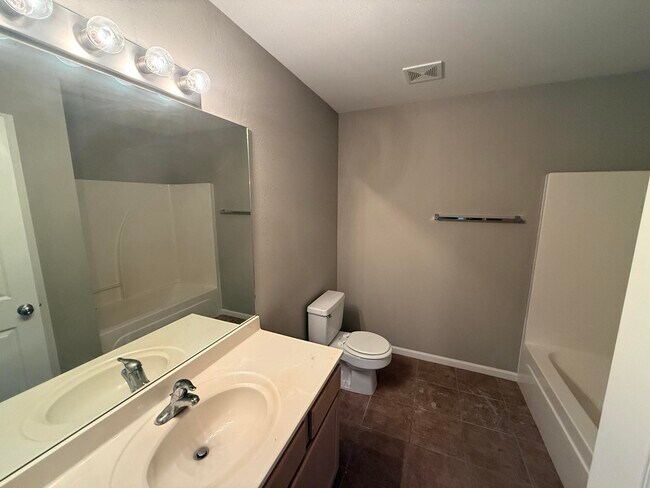 Building Photo - 214 Arctic Wolf Ct