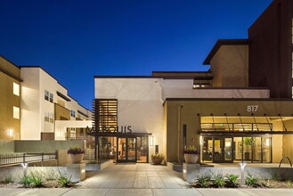 Building Photo - Marquis