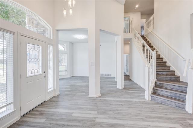 Building Photo - 1521 Palisades Dr