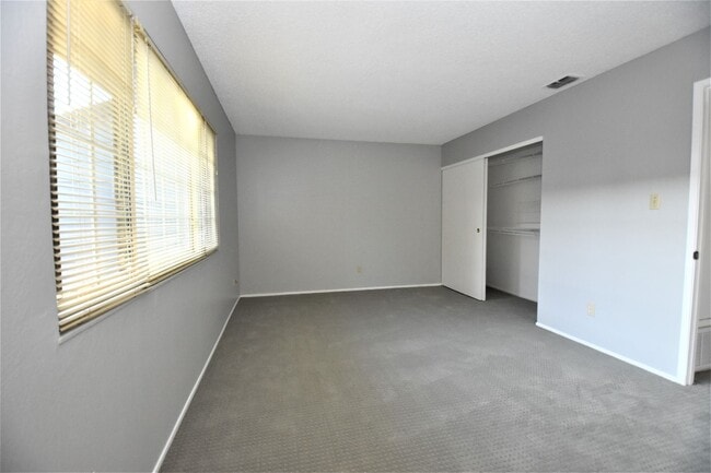 Building Photo - 8744 Woodman Way
