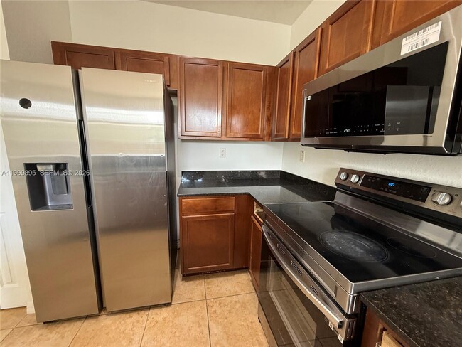 Building Photo - 8800 NW 107 Ct