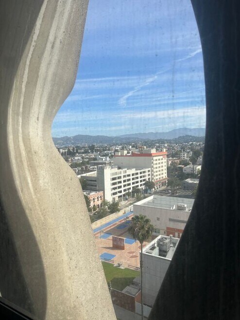 Building Photo - 2404 Wilshire Blvd