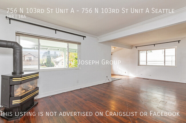 Building Photo - Fantastically located 3 bed in North Seattle