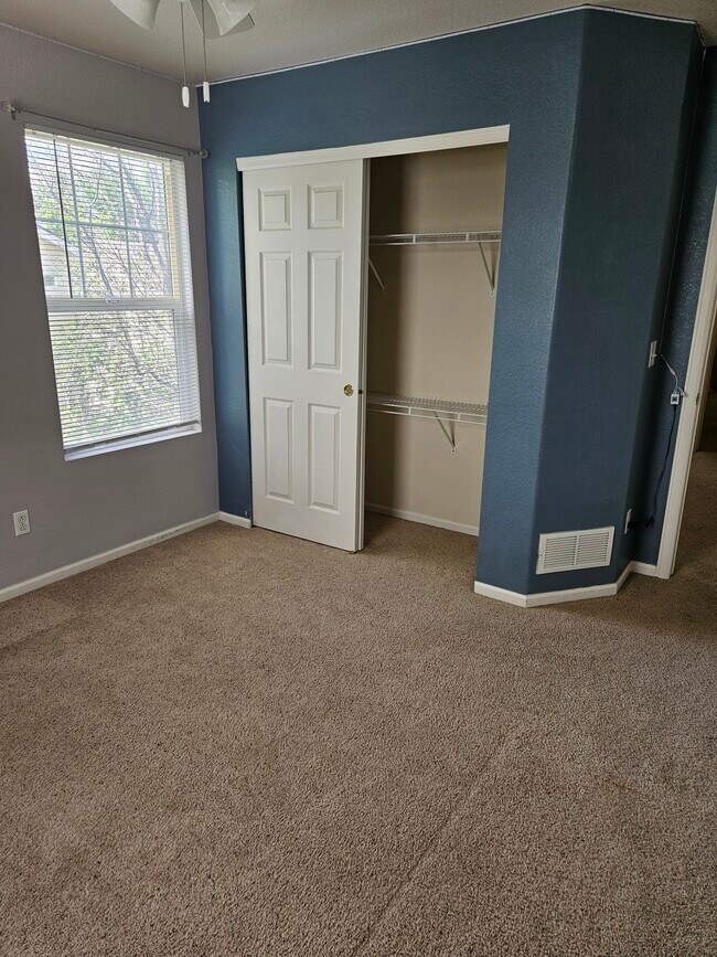Building Photo - 2353 Aral Dr