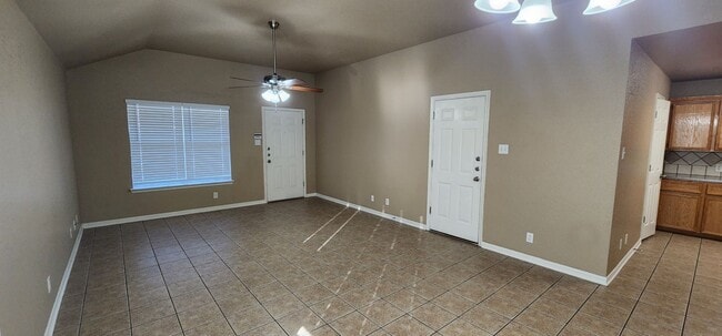 Building Photo - Coming Soon – 3 Bedroom Duplex Near Clear ...