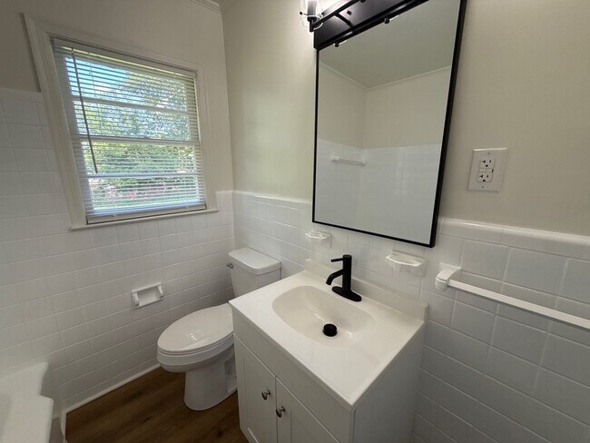 Building Photo - 622 Cardinal Dr
