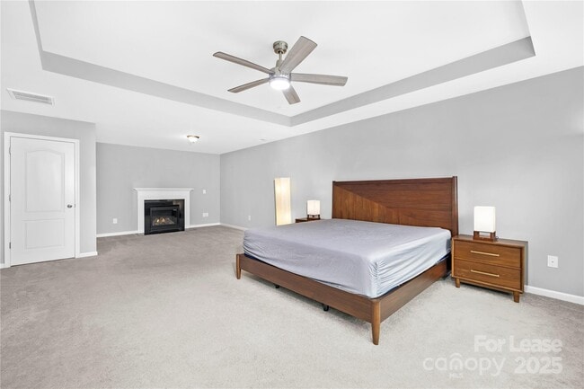 Building Photo - 5829 Dinsmore Ln