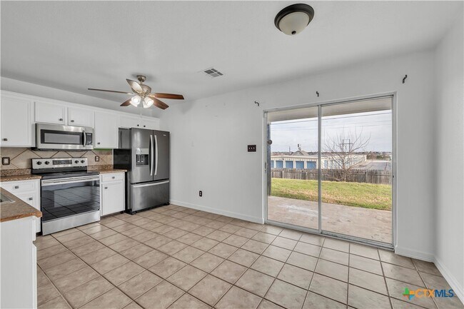 Building Photo - 4205 Thunder Creek Dr