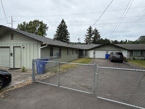 Building Photo - 1110 N. St- Kelso, WA