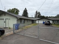 Building Photo - 1110 N. St- Kelso, WA