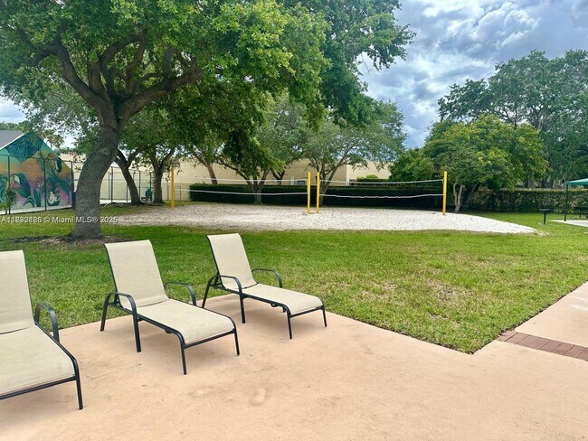 Building Photo - 9726 Hammocks Blvd