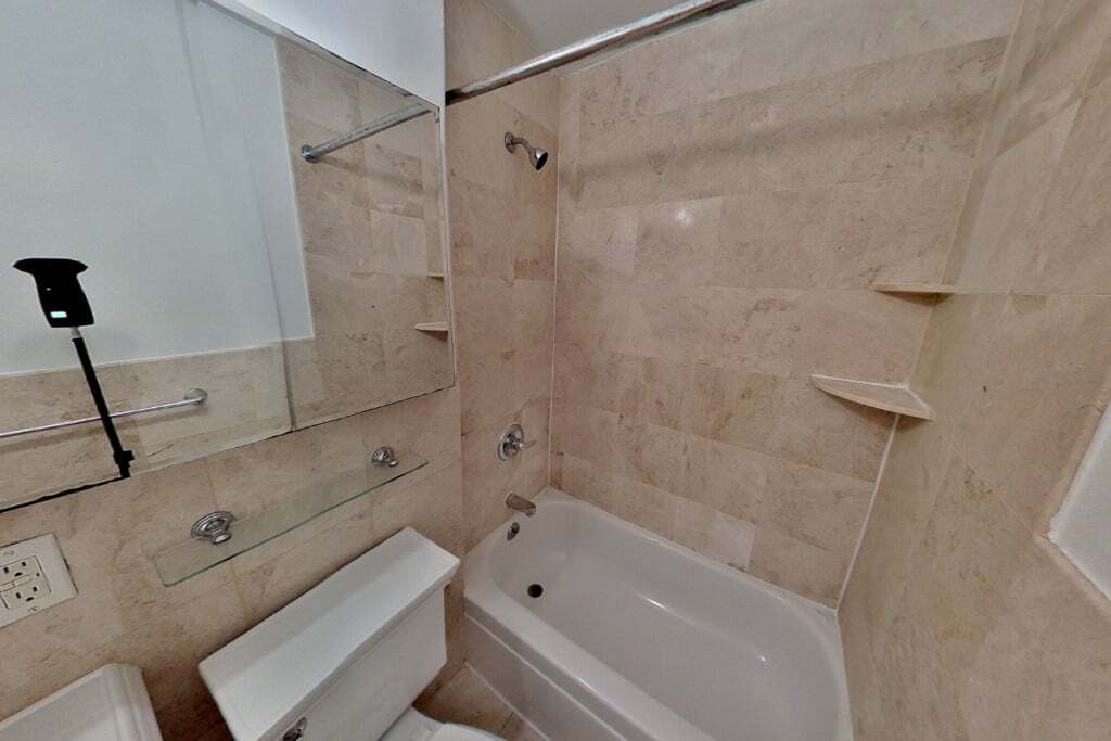 Building Photo - 416 E 13th St