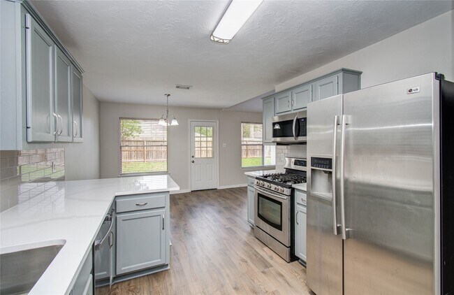 Building Photo - 16218 Hilton Head Ln