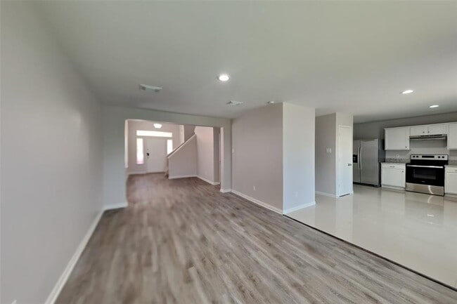 Building Photo - 7330 Parkland Manor Dr