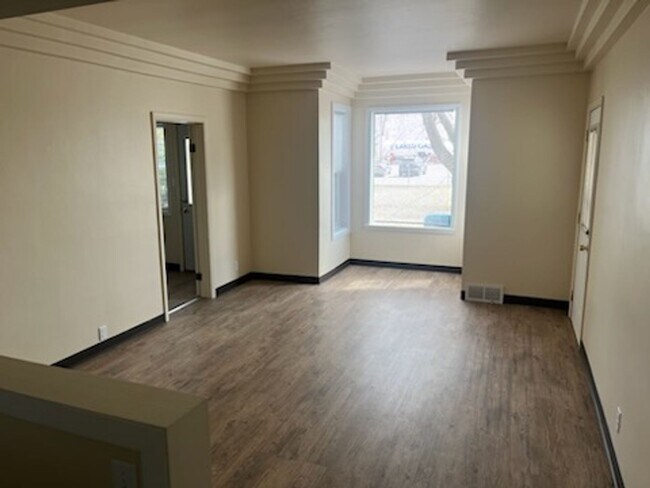Building Photo - E0272 WI-54