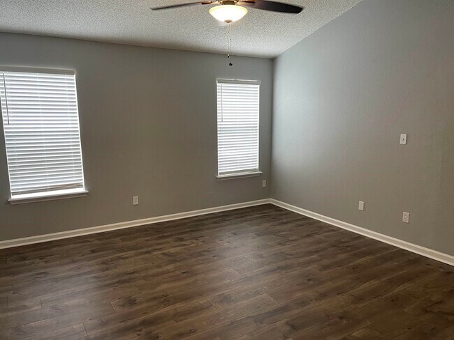 Building Photo - 5326 St Ives Ln