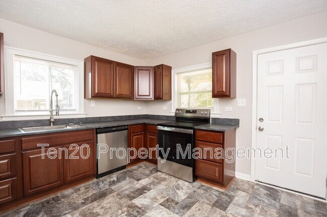 Building Photo - 2671 Dalewood Dr