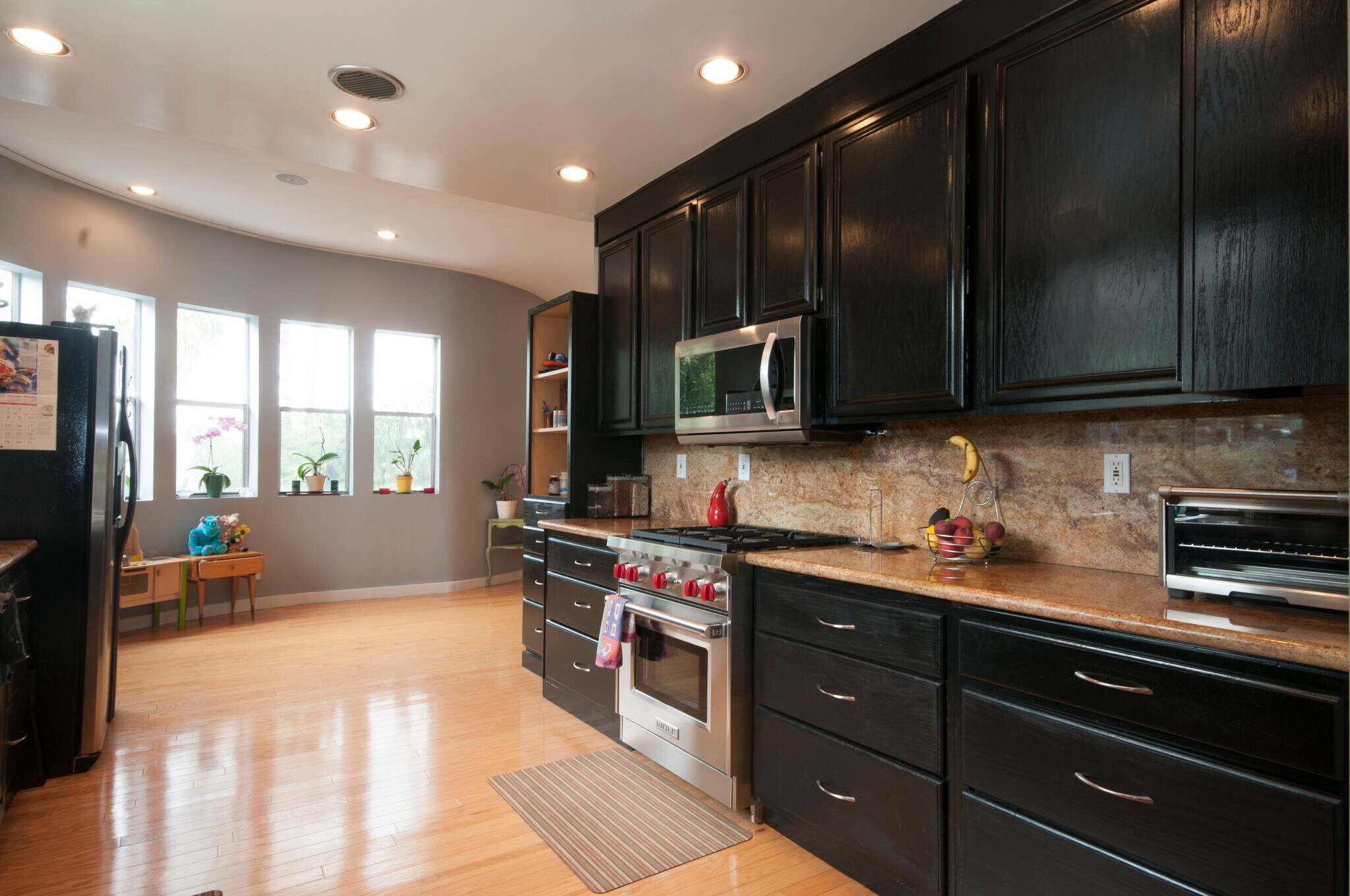 Kitchen - 7121 Hillside Ave