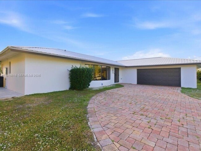 Building Photo - 103 Tropicana Dr