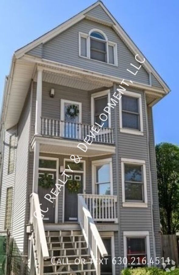 Building Photo - 1423 W Oakdale-Unit G