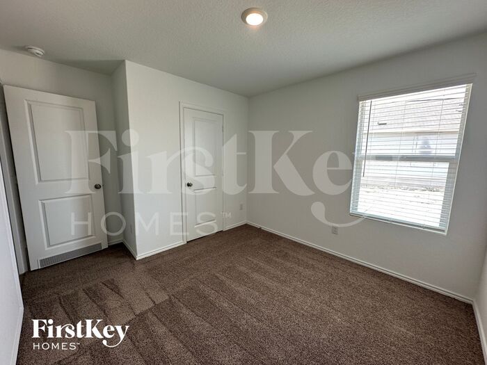 Building Photo - 2406 Sweet Olive