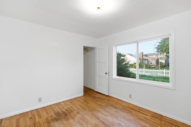 Building Photo - Beautiful 3 Bed + 2 Bath House + Front & Back Yard, Garage, Driveway