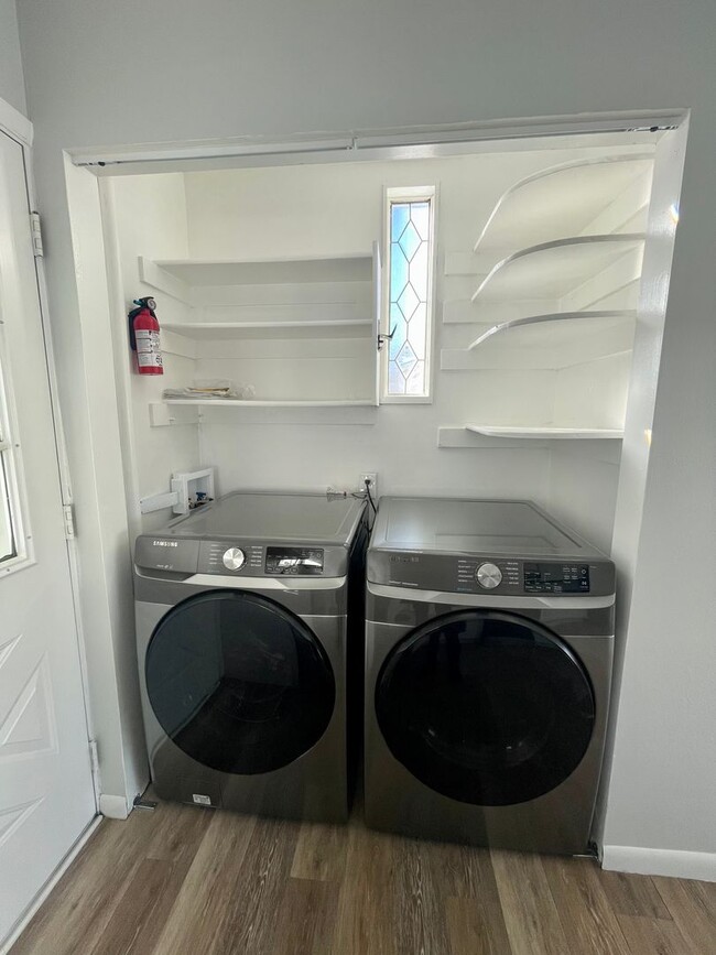 Primary Photo - Charming Renovated 2bed/1bath Denver Home ...